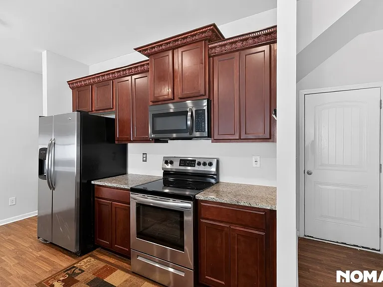 532 Ruths Dr — Photo 9