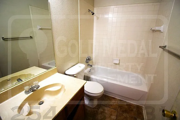 3400 Barcelona Dr — Photo 9