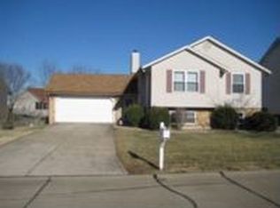 11 Robertridge Ct, Saint Charles, MO 63304