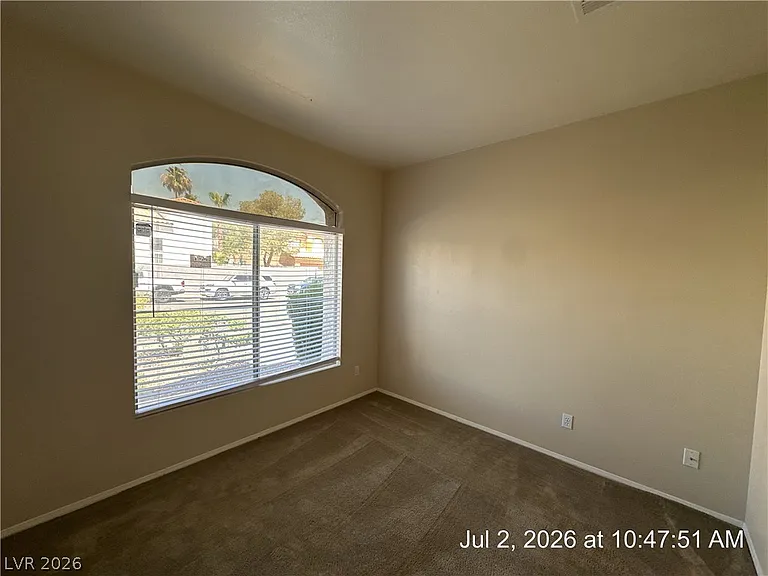 122 McLaren St — Photo 14