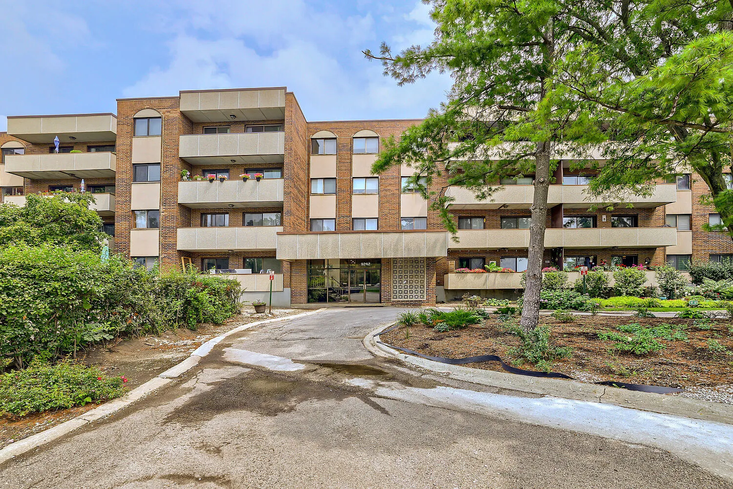 2 bed, 1700 sqft, $2,900 — Photo 2