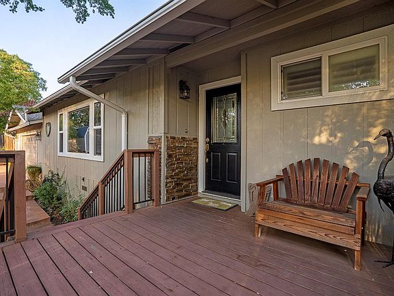 5th image of 3742 Martina Ct