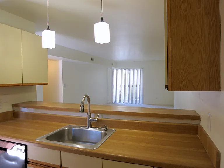 1002 Linden Ave #210 — Photo 4