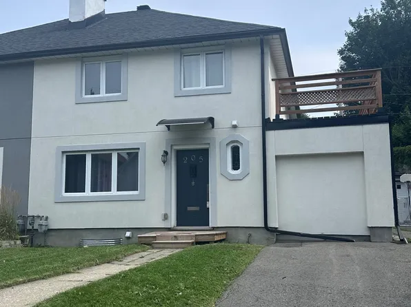 205 Blackburn Ave, Ottawa, ON K1N 8A9