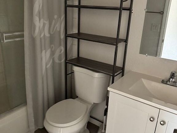 4th image of 5926 Hilltop Dr #5926