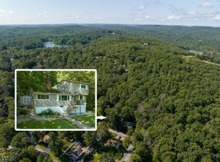 533 Muscoda Rd, Highland Lakes, NJ 07422