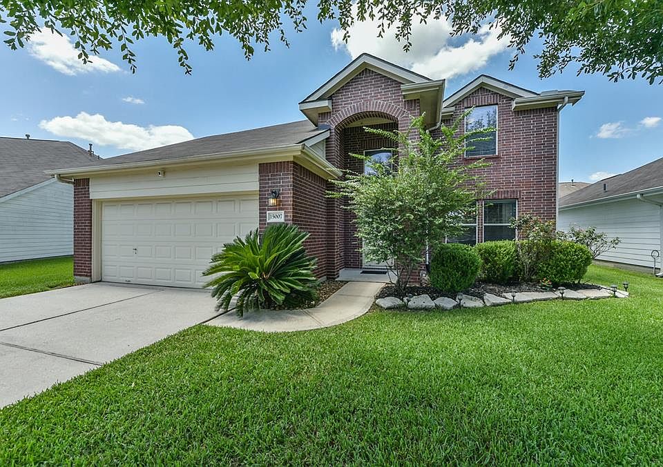1st image of 15007 Scenic Cove Ct