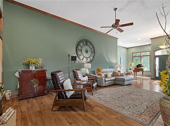 3rd image of 309 Shoreline Dr