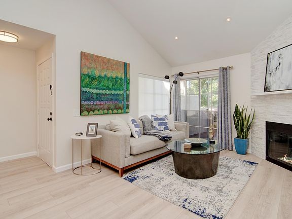 2nd image of 26571 Las Palmas APT 7
