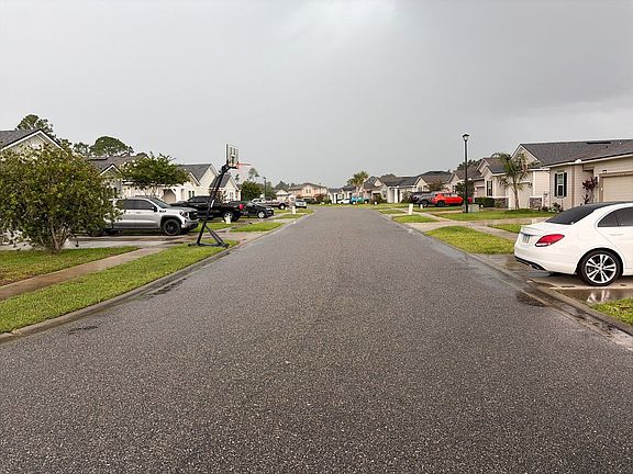 4th image of 95521 Hanover Ct