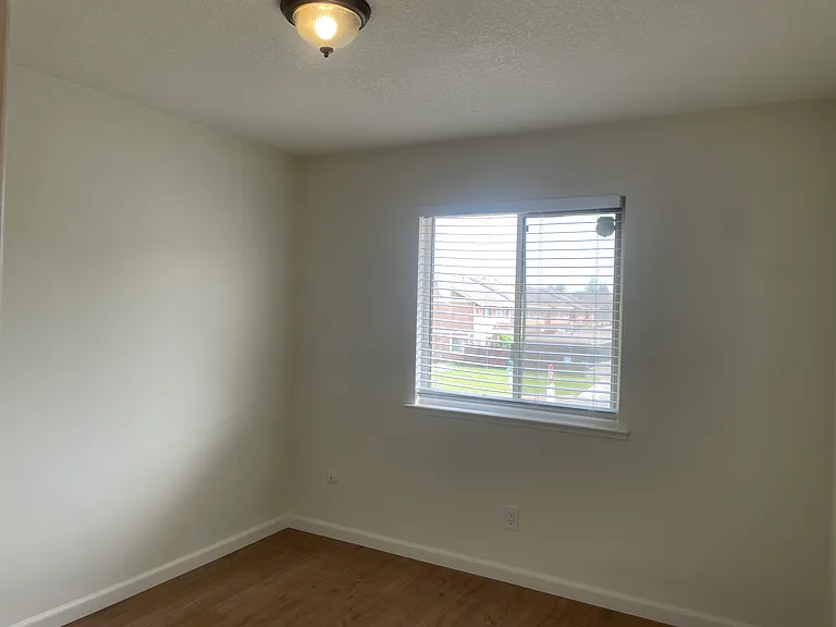4066 Weymouth Ln — Photo 20