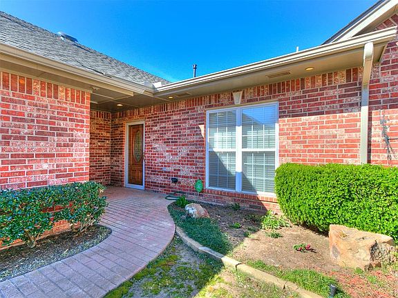 5th image of 12407 Greenlea Chase W