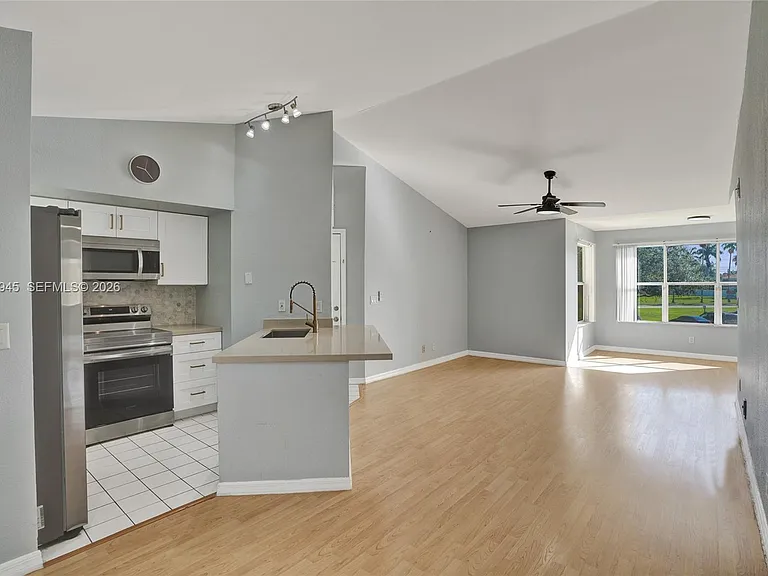 12760 Vista Isles Dr #721 — Photo 9