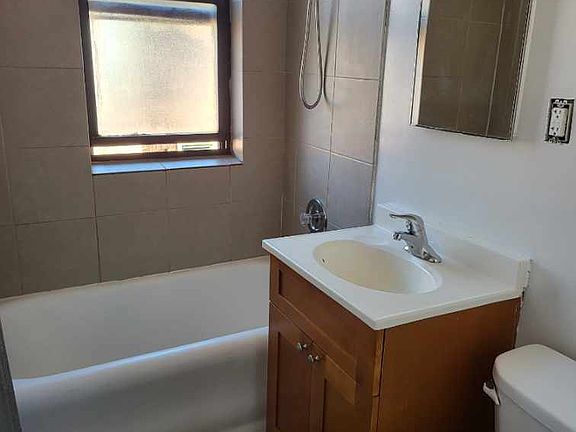 4th image of 6851 S Crandon Ave #3