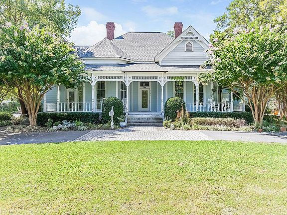 Historic Victorian Front