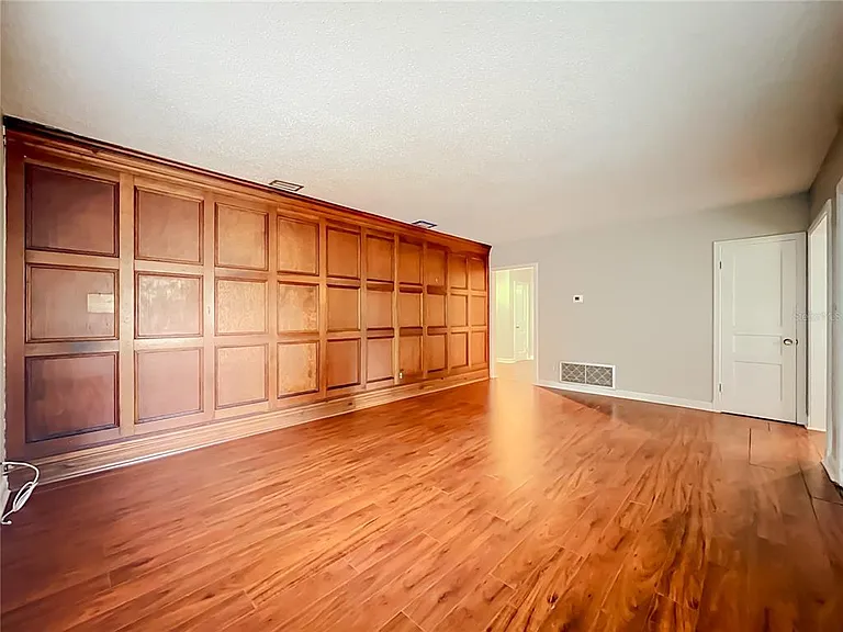 21 N Mills Ave — Photo 5