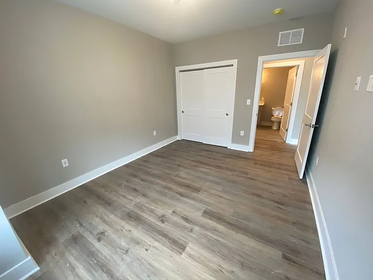 105 Morris Apartments — Photo 9