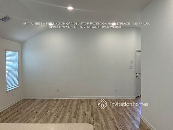 3rd image of 16143 Dockside St