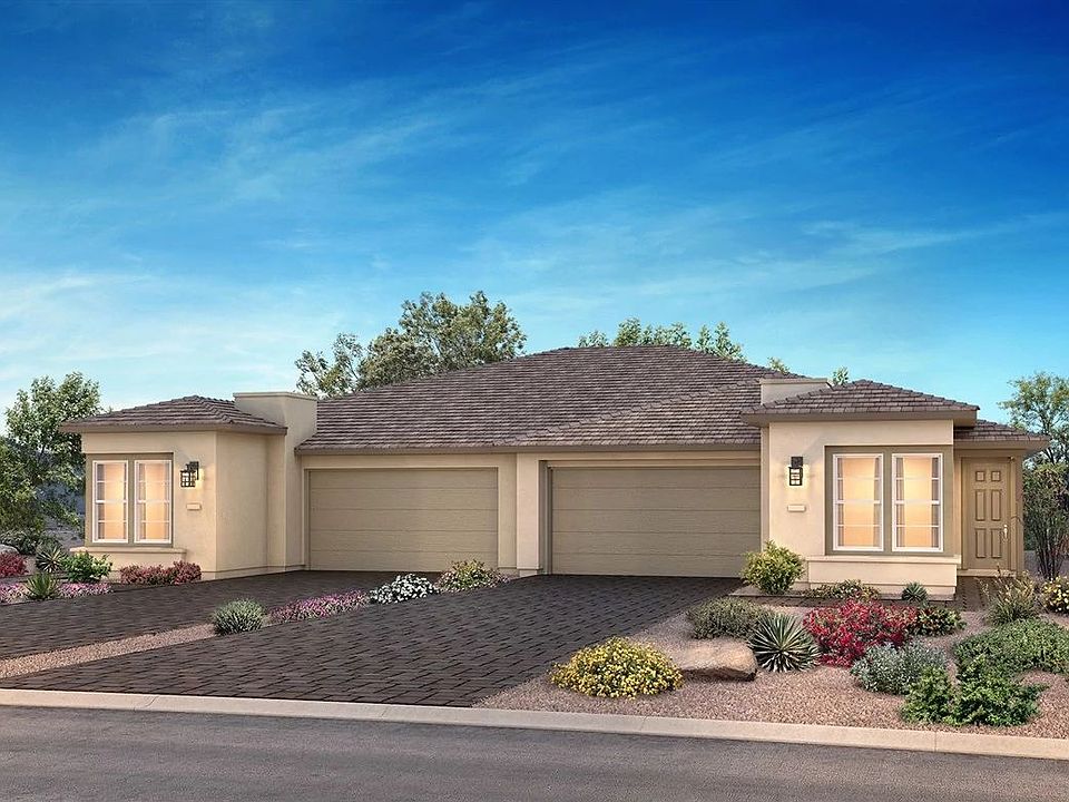 Left Evia w Stucco, Color 1 Right Evia w Stuc