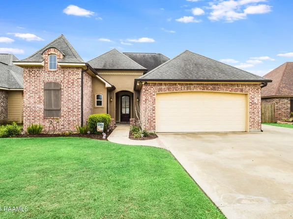 112 Tall Oaks Ln, Youngsville, LA 70592