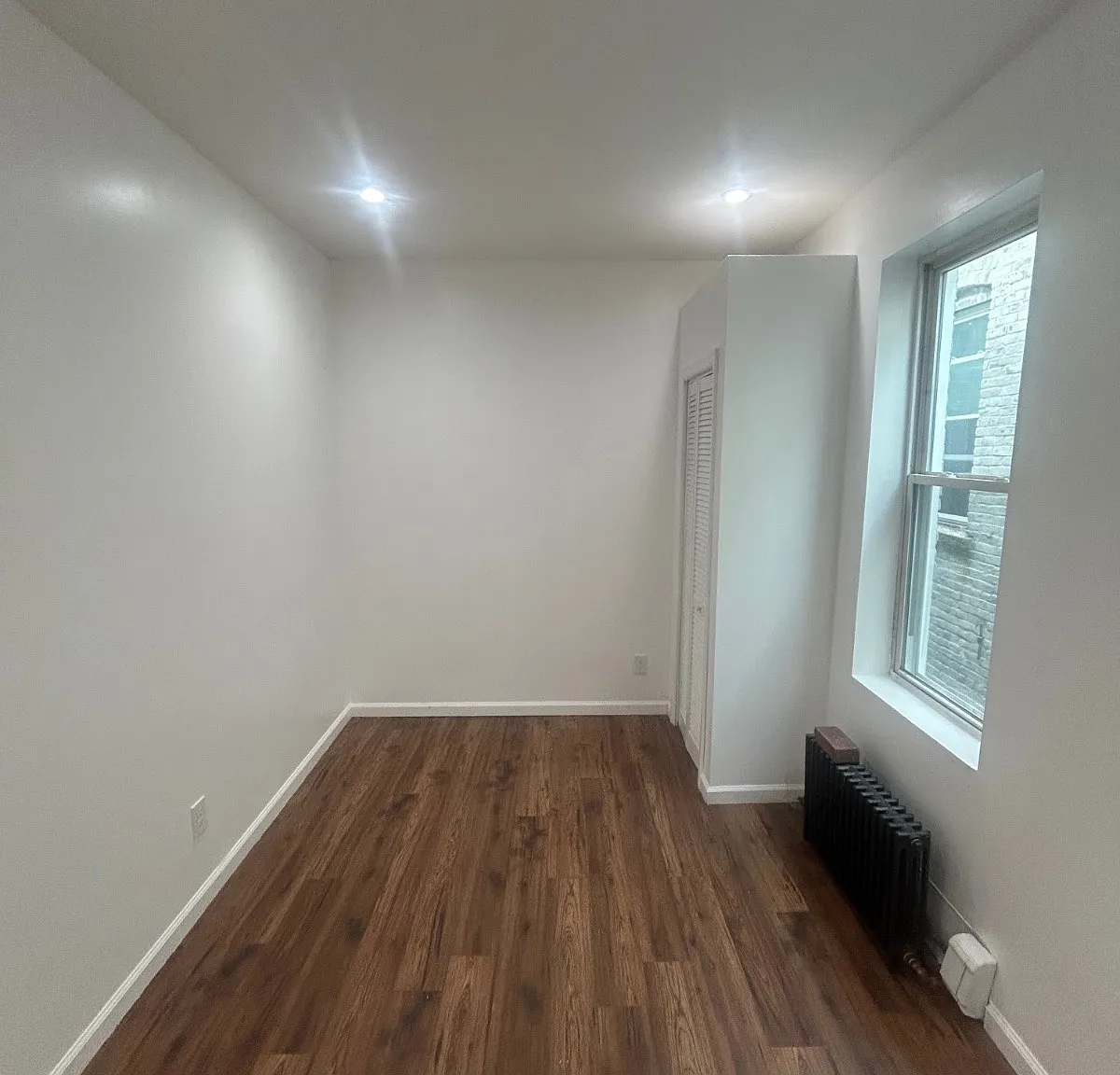 3 bed, 1.0 bath, 1000 sqft, $3,300 — Photo 3