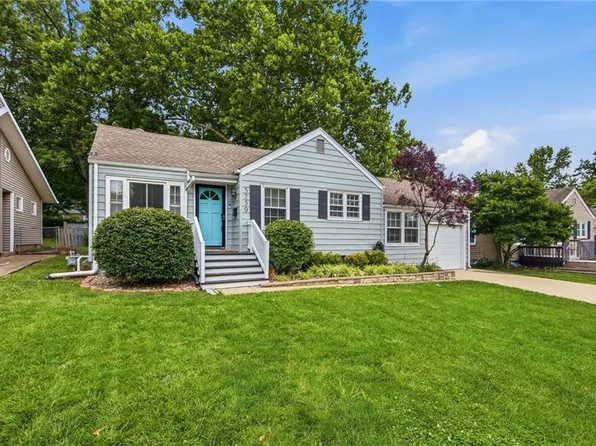 5239 Outlook St, Mission, KS 66202