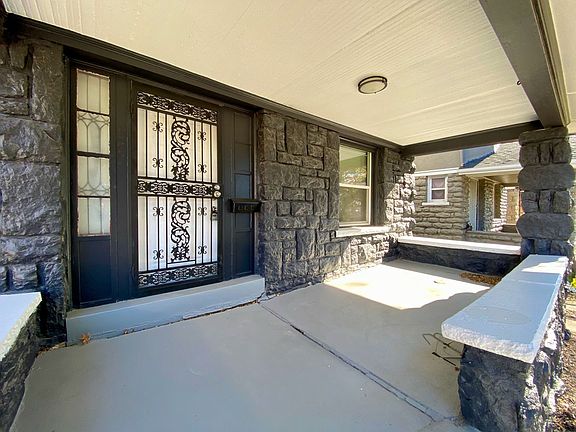 3rd image of 4021 Chestnut Ave