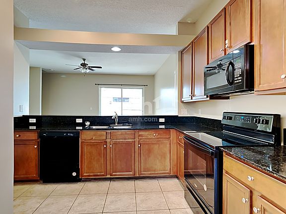3rd image of 2572 Creekfront Dr