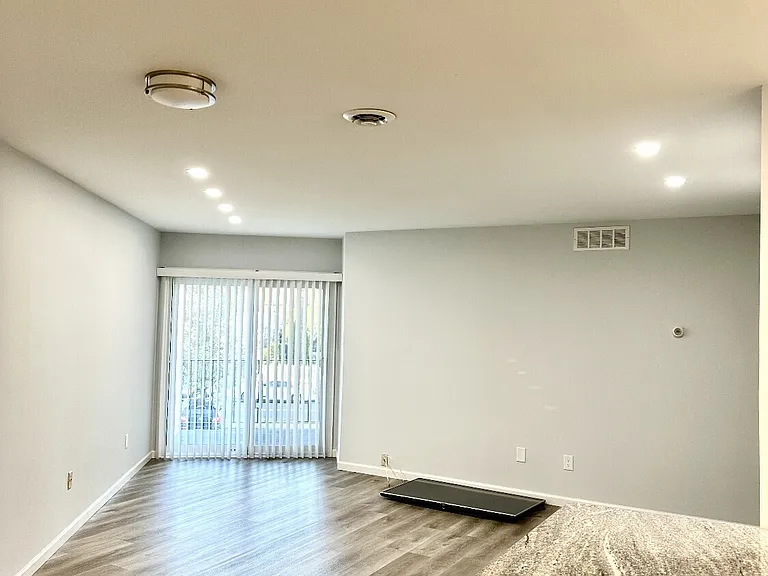 126 Biruta St #B16 — Photo 3