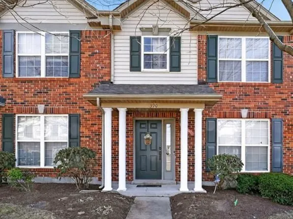 390 Montclair Tower Dr, Saint Charles, MO 63303