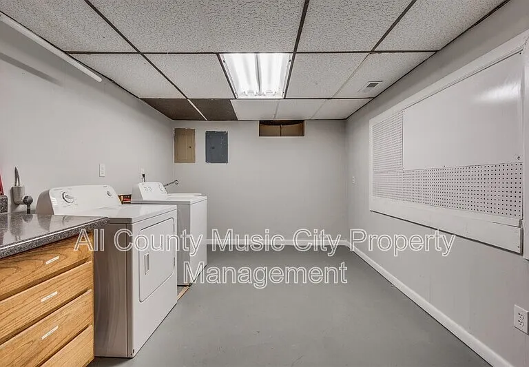 209 Rhine Dr — Photo 22