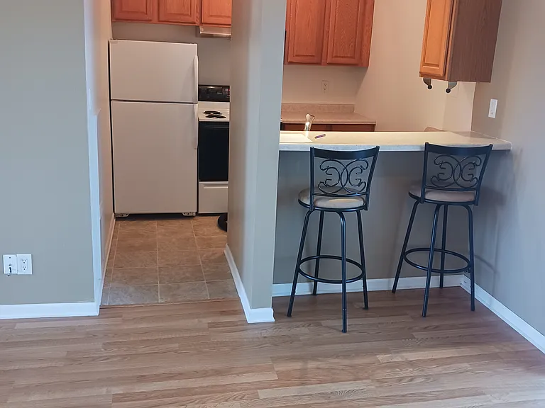 29 Coventry Ln — Photo 2