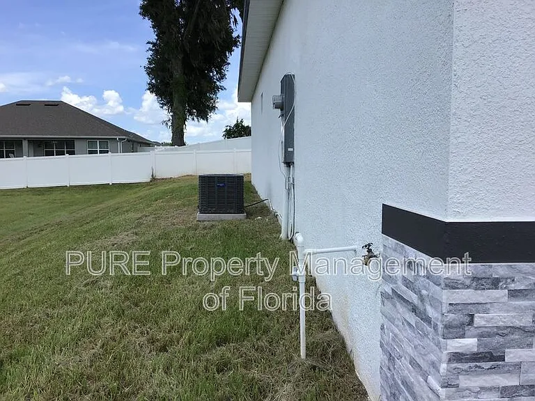 4285 NW 1st Court Rd — Photo 3