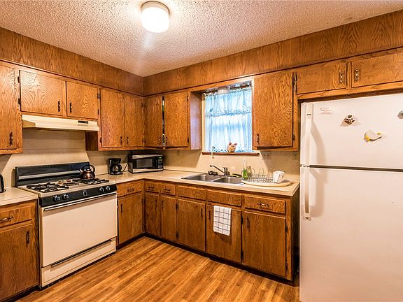 3rd image of 124 Pheasant Dr