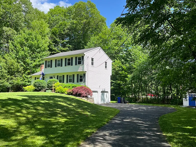 95 Great Brook Rd — Photo 2