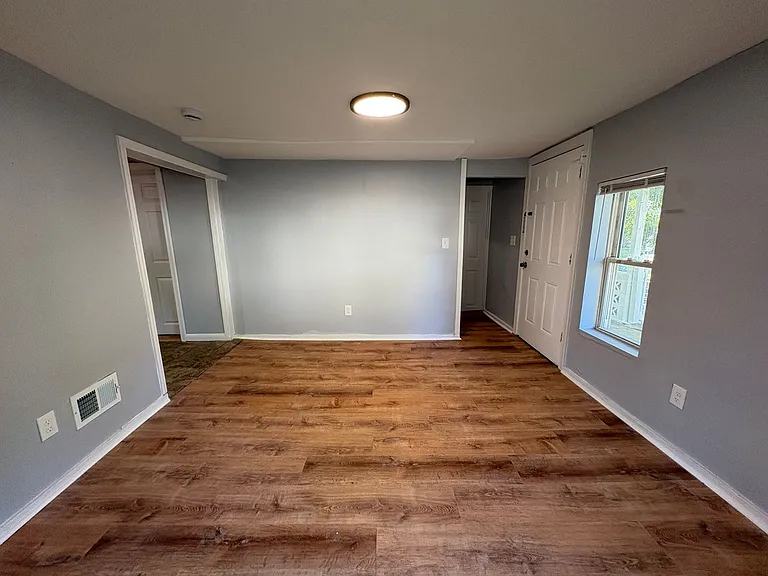 1219 Washington Ave — Photo 6