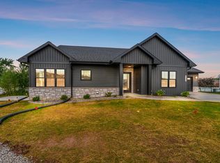 3154 Lazy Oak Ct, Green Bay, WI 54311