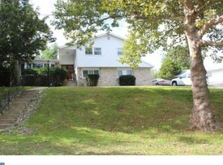 600 Hendren St, Philadelphia, PA 19128