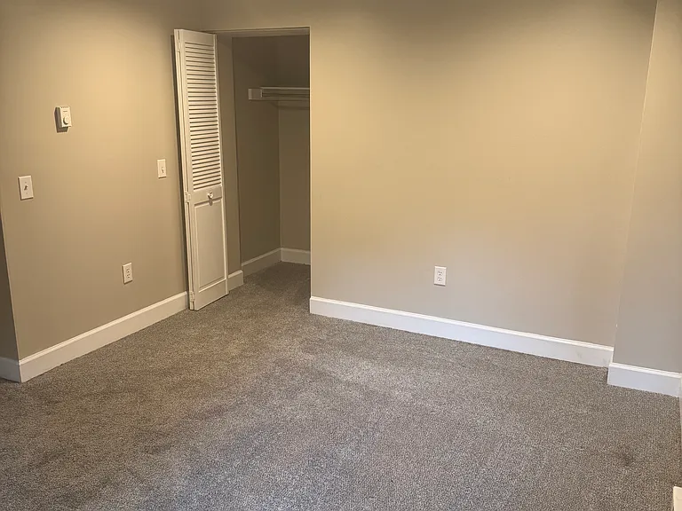 275 S Plymouth Ave #10 — Photo 4