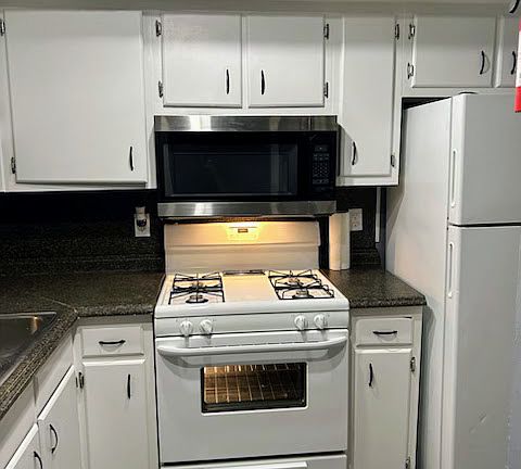Gas Cook top with Built in Microwave