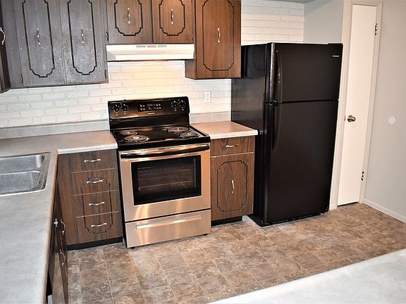 3rd image of 3016 Oriental Dr