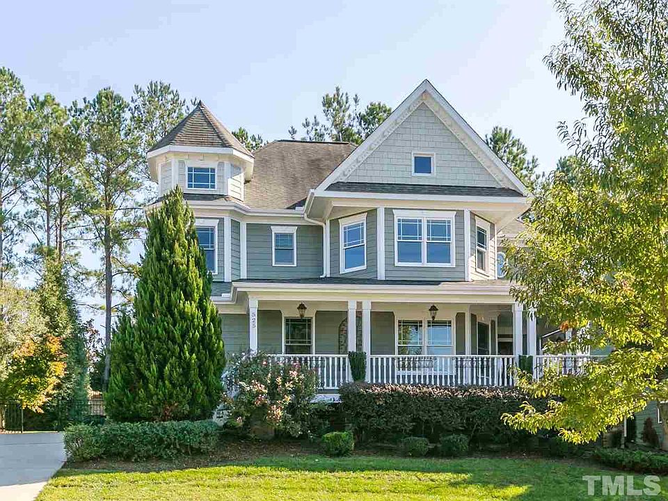 2nd image of 525 Clifton Blue St