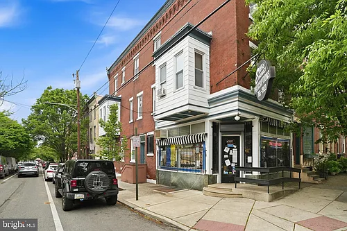 2441 Brown St #2R Photo 1