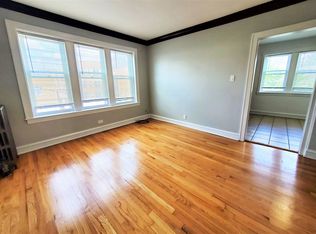 3052 W Irving Park Rd #2, Chicago, IL 60618