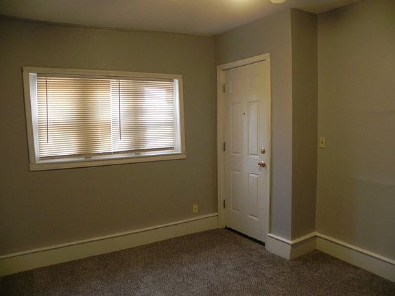 3rd image of 514 W Walnut St