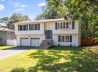25 Grand Ave, Toms River, NJ 08753