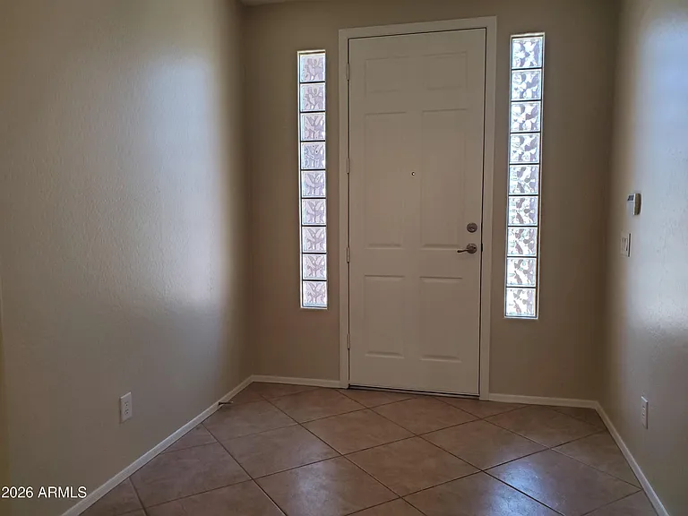 2094 E Oakland St — Photo 16