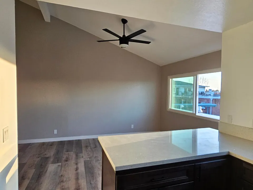 4321 Lennox Blvd #8