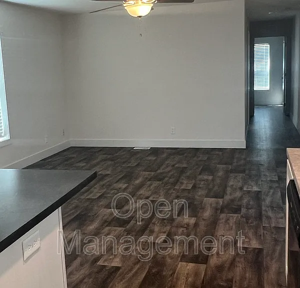 825 1st Ave E #79 — Photo 3