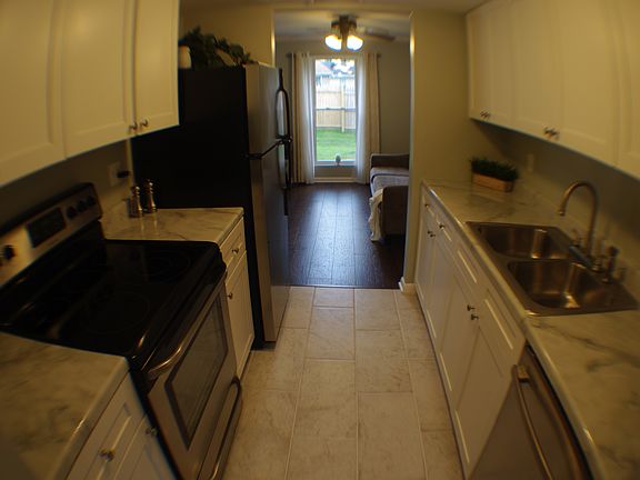 4th image of 17 Oak Dr